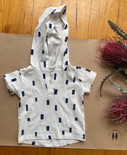 Load image into Gallery viewer, Focus Kids baby size newborn white hooded t-shirt blue shapes, EUC