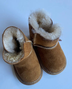 EMU baby size approx. 0-6 months brown sheepskin slippers booties, EUC