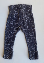 Load image into Gallery viewer, Bonds baby size 0-3 months grey spotted ribbed leggings pants, VGUC
