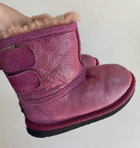 Koalabi kids girls size approx. 21cms pink sparkle sheepskin slipper boots, VGUC