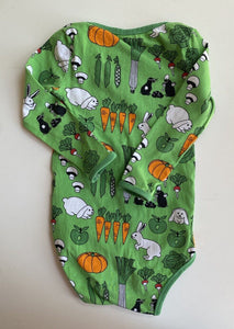 Smafolk baby size 80 (6-12 months) green bodysuit bunnies carrots, VGUC