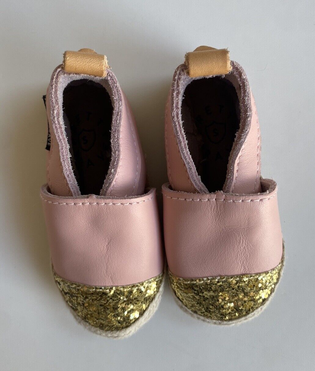 Pretty Brave baby girl size S (0-6 months) pink gold glitter soft sole shoes EUC