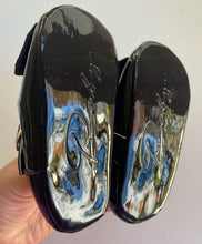 Load image into Gallery viewer, Unbranded baby size 12-18 months black patent leather t-bar shoes bows, BNWT
