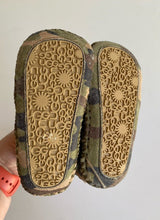 Load image into Gallery viewer, UGG Australia kids size US 2/3 EUR 18 green brown camo slippers, VGUC
