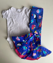 Load image into Gallery viewer, Target baby size 0-3 months white top blue toucan leggings hat set, VGUC
