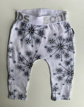 Load image into Gallery viewer, Bonds baby size 3-6 months white black silver stars leggings, VGUC
