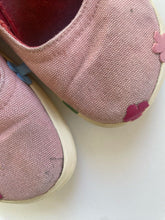 Load image into Gallery viewer, Camper kids girls size EUR 31 pink canvas Mary Jane shoes, play condition
