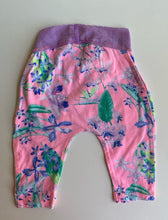 Load image into Gallery viewer, Bonds baby girl size 0-3 months pink purple floral leggings pants, VGUC
