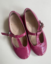 Load image into Gallery viewer, Panache Kids girls size 26 pink patent leather Mary Jane shoes, GUC
