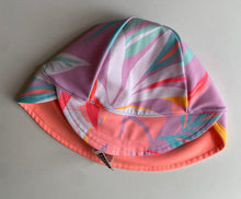 Load image into Gallery viewer, Bonds baby girl size 0-6 months purple pink ferns swimming sun hat, VGUC
