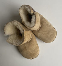 Load image into Gallery viewer, UGG Australia approx. 12-18 months 13cms beige merino booties, GUC
