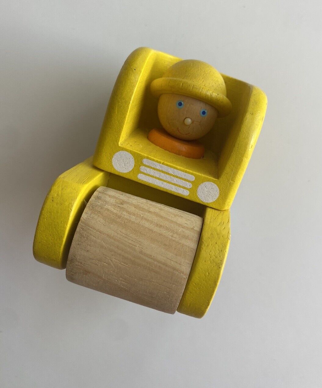Pintoy wooden yellow construction vehicle roller, VGUC