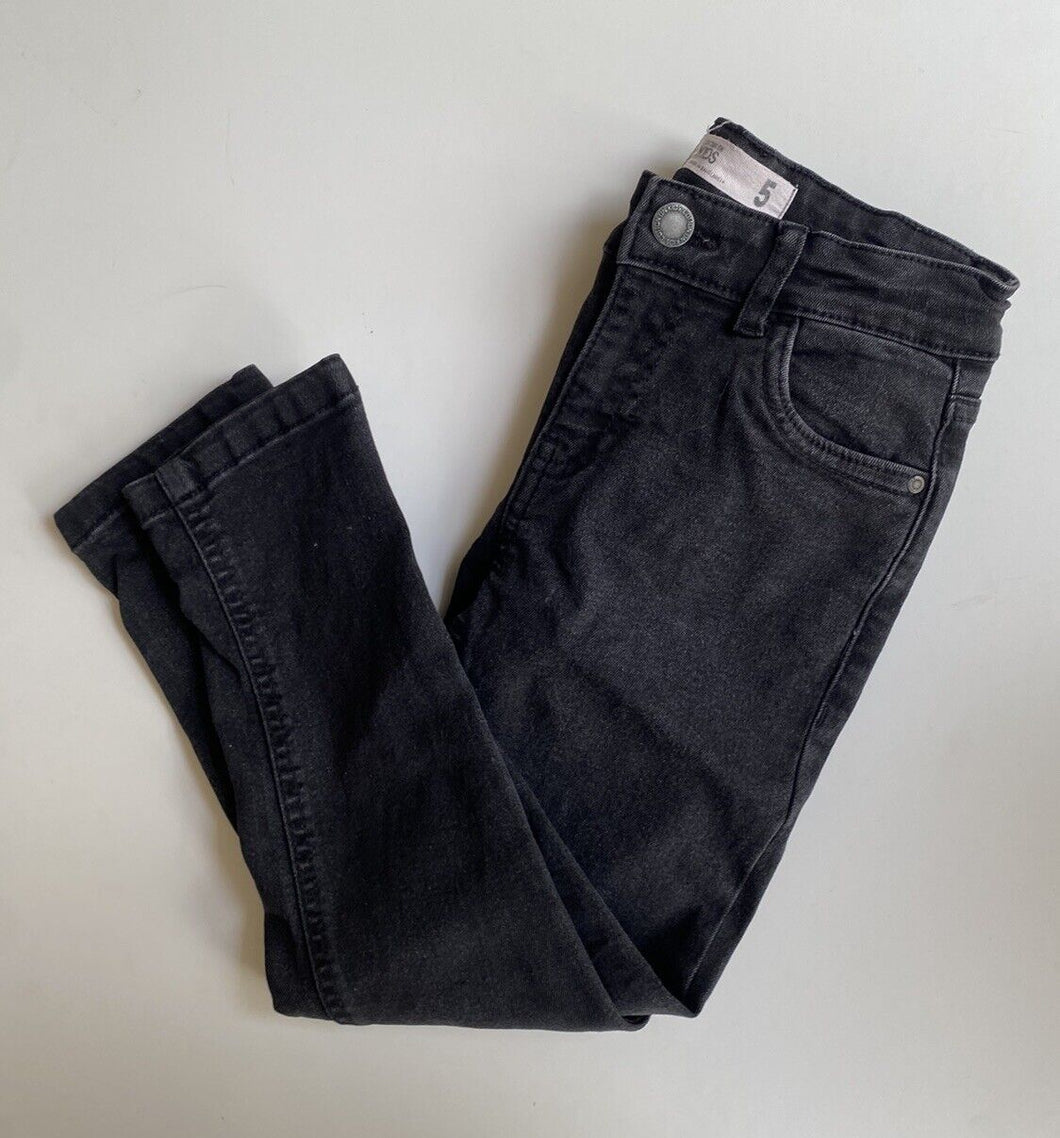 Cotton On Kids size 5 black straight leg denim jeans pants, VGUC