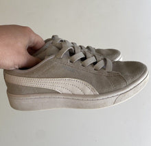 Load image into Gallery viewer, PUMA kids size US 13/EUR 31 grey suede pull on sneakers shoes, GUC
