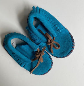 Mili Designs NYC baby size 4 blue suede moccasin shoes, EUC