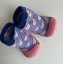 Load image into Gallery viewer, Unbranded baby girl size 19 blue pink hearts sock shoes, EUC
