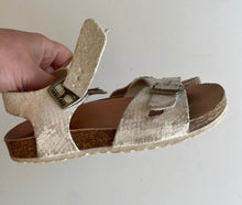 Load image into Gallery viewer, Pablosky kids girls size EUR 30 white buckle sandals shoes, GUC
