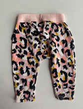 Load image into Gallery viewer, Bonds baby size 0-3 months pink leopard print leaves stretch leggings pants VGUC
