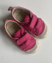 Load image into Gallery viewer, Clarks baby toddler girls size EUR 20/US 4.5 pink canvas sneakers shoes, VGUC
