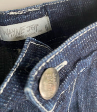 Load image into Gallery viewer, Wayne Jnr. kids boys size 6 dark blue denim cargo shorts, VGUC
