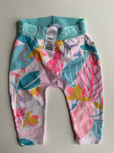 Load image into Gallery viewer, Bonds baby size 0-3 months pink blue jungle stretch leggings pants, VGUC
