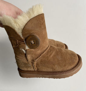 UGG Auzland Sheepskin kids size AU 5/6 brown slippers boots buttons, VGUC