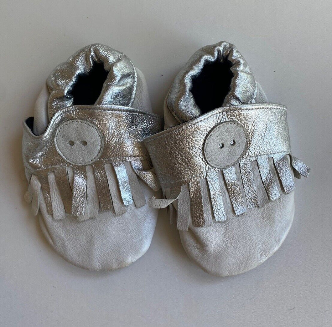 Cheeky Little Soles baby size approx. 18 white silver soft sole shoes, VGUC