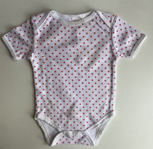 Load image into Gallery viewer, Ollie&#39;s Place baby size 0-3 months white red stars short sleeve bodysuit, VGUC
