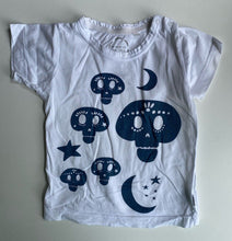 Load image into Gallery viewer, Bonds baby size 12-18 months white blue Halloween t-shirt, VGUC
