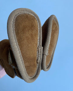 EMU baby size approx. 0-6 months brown sheepskin slippers booties, EUC