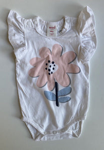 Seed baby girl size newborn white t-shirt bodysuit pink flower, VGUC