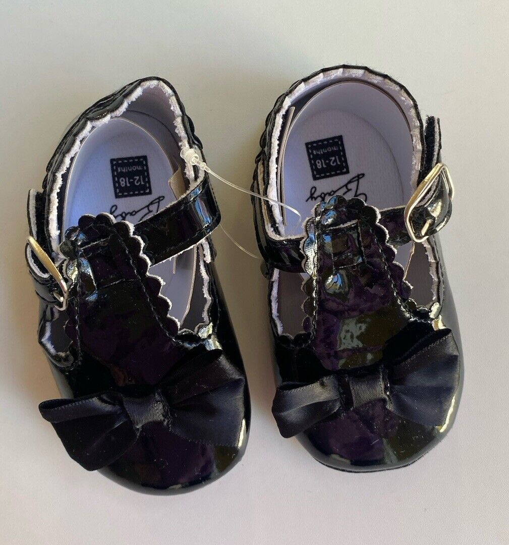 Unbranded baby size 12-18 months black patent leather t-bar shoes bows, BNWT