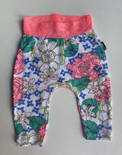 Load image into Gallery viewer, Bonds baby girl size 0-3 months pink blue floral stretch leggings pants, VGUC
