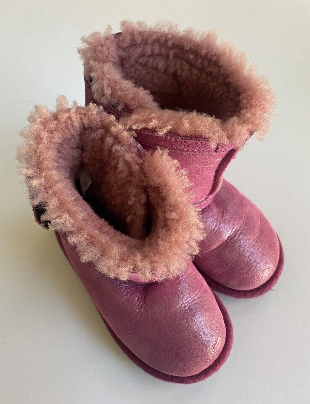 Koalabi kids girls size approx. 21cms pink sparkle sheepskin slipper boots VGUC