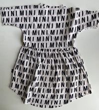 Load image into Gallery viewer, Hux kids girls size 4 white black Mini short sleeve dress, play condition
