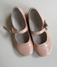 Load image into Gallery viewer, Children&#39;s Classics kids size 27 pale pink patent leather Mary Jane shoes, VGUC
