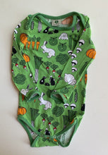 Load image into Gallery viewer, Smafolk baby size 80 (6-12 months) green bodysuit bunnies carrots, VGUC
