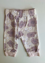 Load image into Gallery viewer, Le Top Bebe baby girl size 0-3 months purple floral leggings, VGUC
