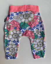 Load image into Gallery viewer, Bonds baby girl size 0-3 months pink blue floral stretch leggings pants, VGUC
