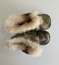 Load image into Gallery viewer, UGG Australia kids size US 2/3 EUR 18 green brown camo slippers, VGUC
