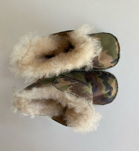 UGG Australia kids size US 2/3 EUR 18 green brown camo slippers, VGUC