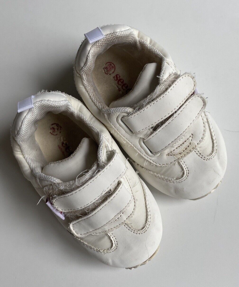 Seed baby size 18-24 months white pull on sneakers shoes, GUC