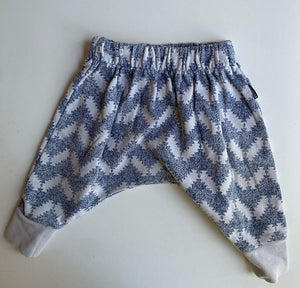 Bonds baby size 3-6 months grey blue patterned relaxed track pants, VGUC