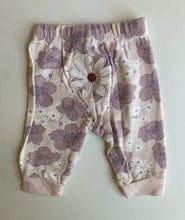 Load image into Gallery viewer, Le Top Bebe baby girl size 0-3 months purple floral leggings, VGUC
