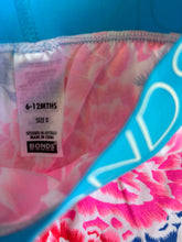 Load image into Gallery viewer, Bonds baby girl size 6-12 months pink blue floral leggings pants, VGUC
