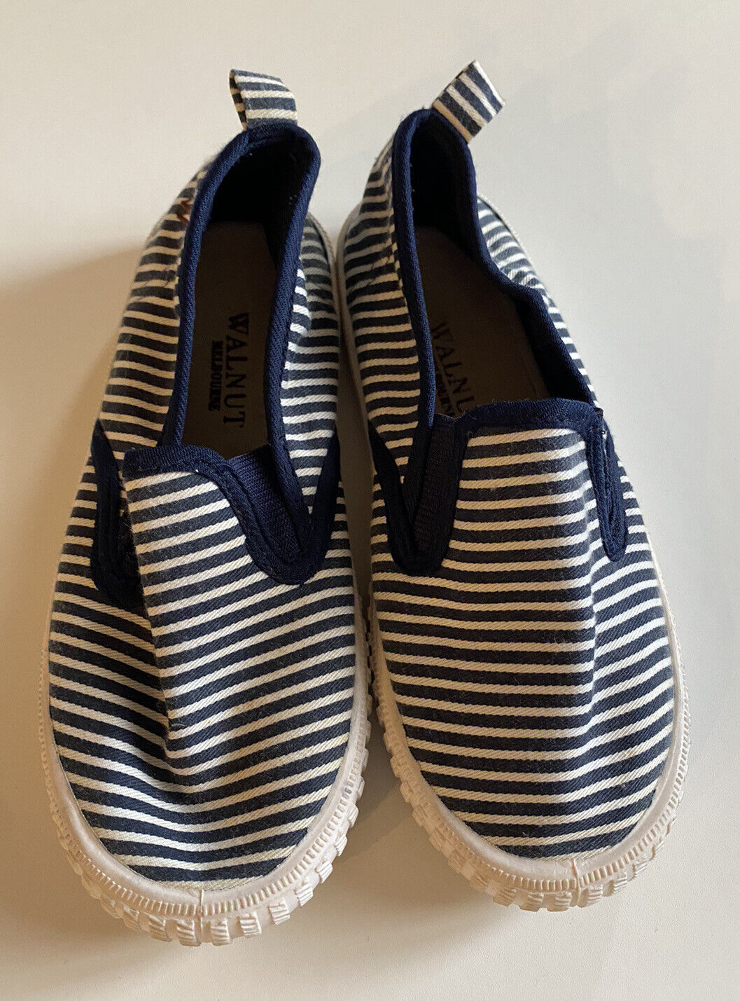 Walnut kids size 34 navy blue white canvas pull on shoes nautical, VGU