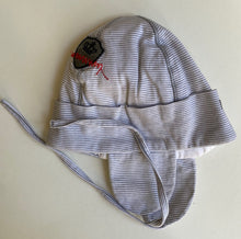 Load image into Gallery viewer, Berlingot unisex baby size 18-24 months grey white stripe beanie hat, EUC
