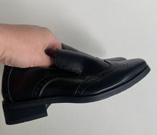 Load image into Gallery viewer, Paisley of London kids boys size 12 black pull on leather dress shoes, EUC
