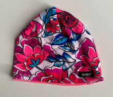 Load image into Gallery viewer, Bonds baby girl size S (0-6 months) pink floral beanie hat, EUC
