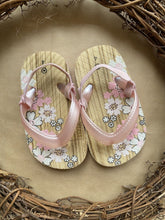 Load image into Gallery viewer, Target Kids girls size 4 thongs sandals pink floral, EUC
